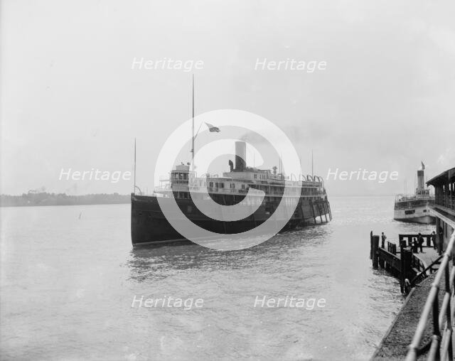 Str. Eastern States, Detroit, Mich., between 1902 and 1910. Creator: Unknown.