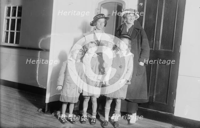 Mrs. A.B. Cooke -- Frances Coffee -- Cooke Children, 1915. Creator: Bain News Service.