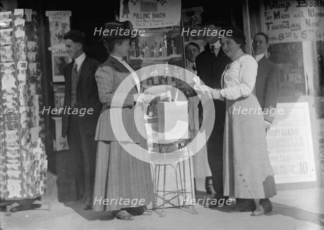 Woman Suffrage - Metting Pat, 1914. Creator: Harris & Ewing.