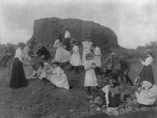 Washington, D.C. public schools field trip - 3rd Div. children examining rocks, (1899?). Creator: Frances Benjamin Johnston.
