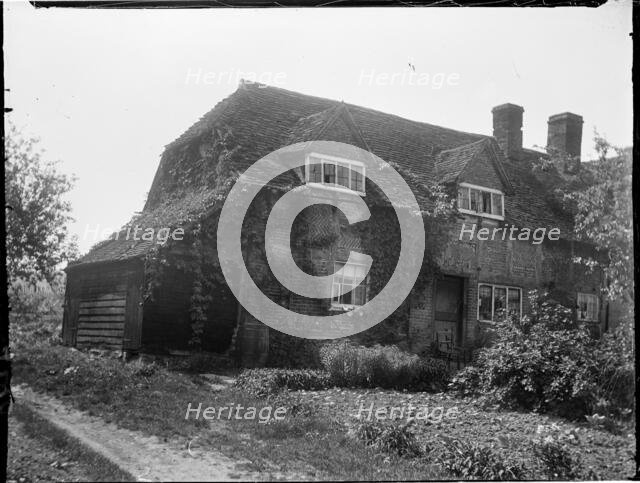 Bledlow, Bledlow-Cum-Saunderton, Wycombe, Buckinghamshire, 1918. Creator: Katherine Jean Macfee.
