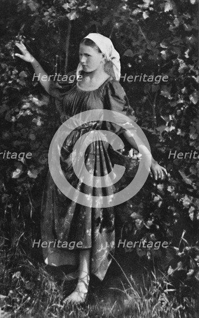 A Russian peasant girl, 1912. Artist: J Daziaro.