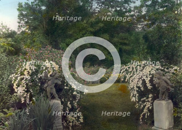Graham Nichols house, Greenwich, Connecticut, c1917 or 1918. Creator: Frances Benjamin Johnston.