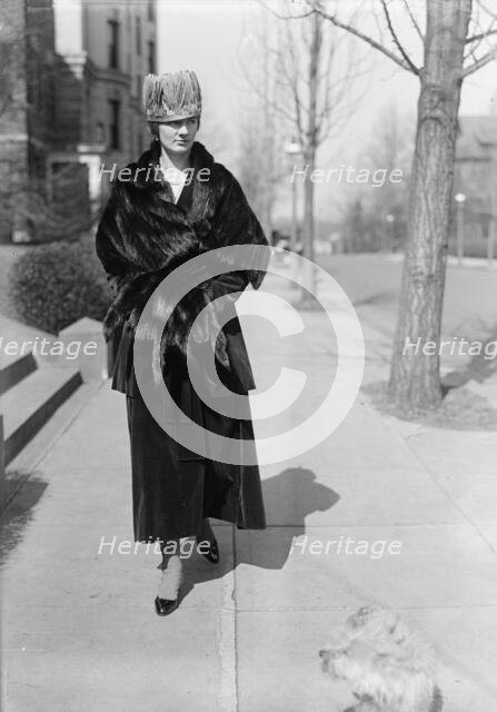 Countess De Lagreze [sic], 1918. Creator: Harris & Ewing.