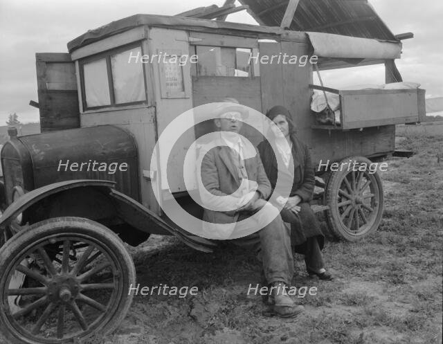 Pea pickers in California, California, 1936. Creator: Dorothea Lange.