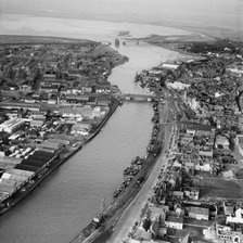 River Yare at Haven Bridge and the Breydon Viaduct, Great Yarmouth, Norfolk, 1953. Artist: Aerofilms.