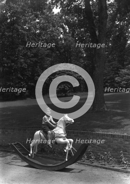 Paul Mellon, residence in Upperville, Virginia, 1947. Creator: Gottscho-Schleisner, Inc.
