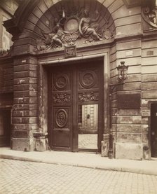 Hôtel des Ambassadeurs de Hollande, 47 rue Vieille-du-Temple, 1900. Creator: Eugene Atget.