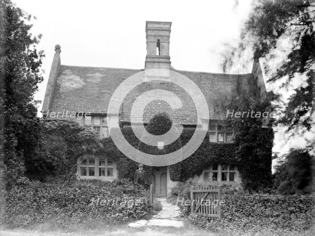 Haunt Hill House, Weldon, Northamptonshire, 1928. Artist: Nathaniel Lloyd