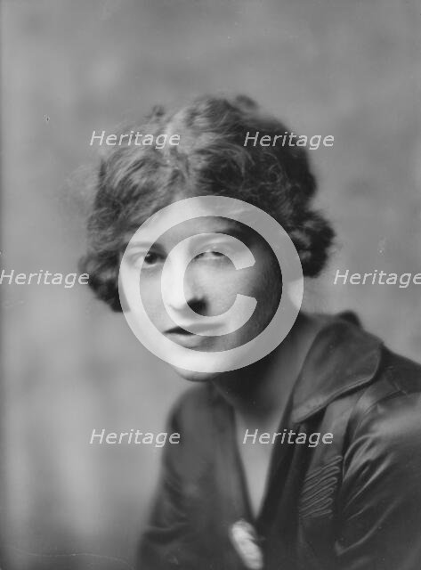 MacKaye, Elsie Herbert, Miss, portrait photograph, 1917 May 1. Creator: Arnold Genthe.