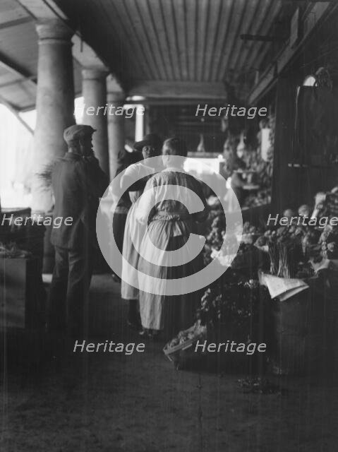 Market scene, New Orleans, between 1920 and 1926. Creator: Arnold Genthe.