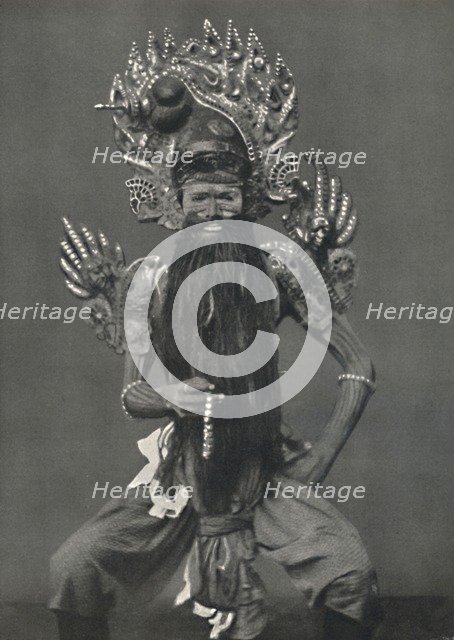 'Schauspieler als Guruswamin (der obersete der geistlichen Lehrer)', 1926. Artist: Unknown.