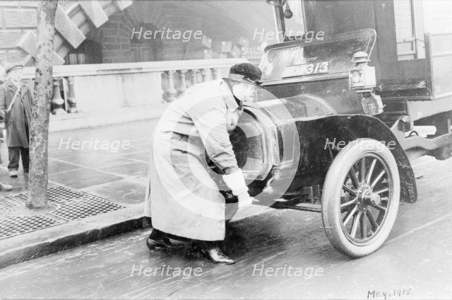 Driver Charlotte Marsh, who had been a suffragette, April 1915. Artist: Unknown