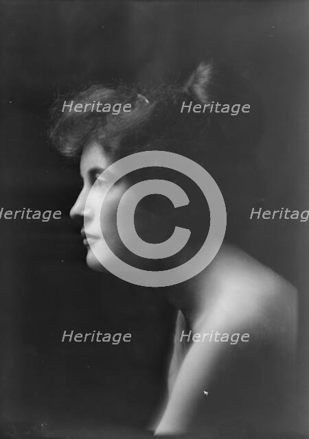 Chippendale, Julia, Miss, portrait photograph, ca. 1913. Creator: Arnold Genthe.