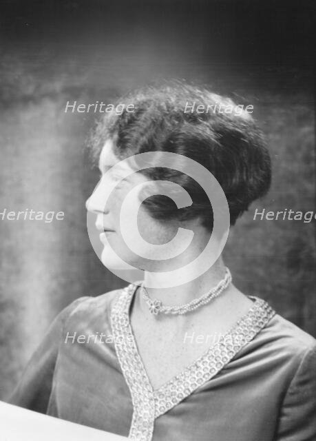 Deppeler, Constance, Miss, portrait photograph, 1924 or 1925. Creator: Arnold Genthe.