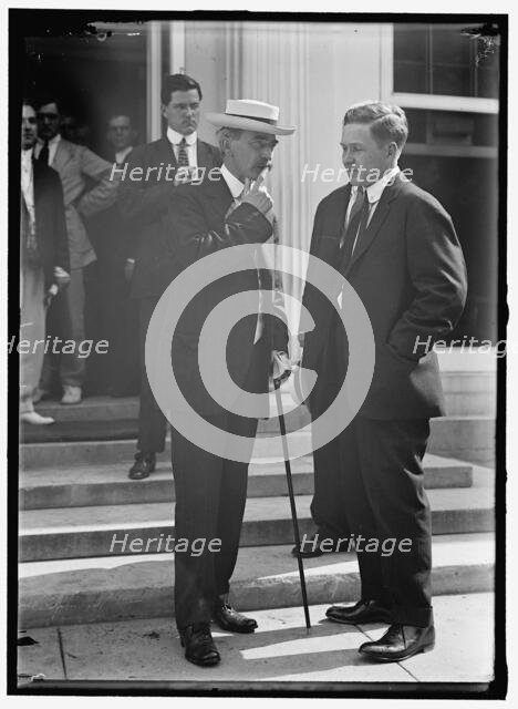 Men at White House, Washington, D.C., between 1913 and 1918. Creator: Harris & Ewing.