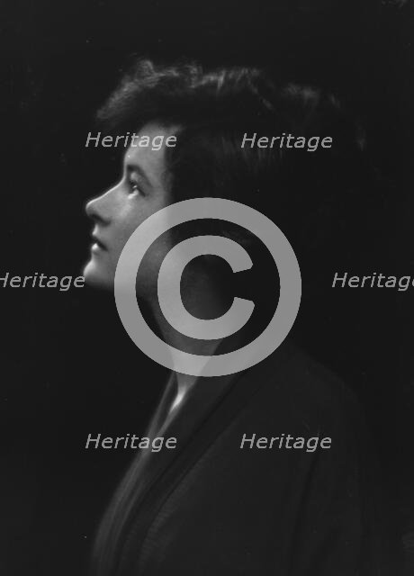 Estee, Lorraine, Miss, portrait photograph, 1916 May 23. Creator: Arnold Genthe.