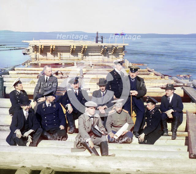 Group of railroad construction participants on the pier in Kem-Pristan, 1915. Creator: Sergey Mikhaylovich Prokudin-Gorsky.