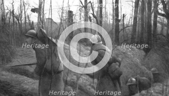 'Notre attaque du 16 avril 1917; la sortie des tranchees, a 6 heurs du matin', 1917. Creator: Unknown.