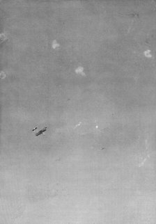 'Avions Francais sur les lignes ennemies; les gros flocons blancs sont, les eclatements..., 1915. Creator: Unknown.