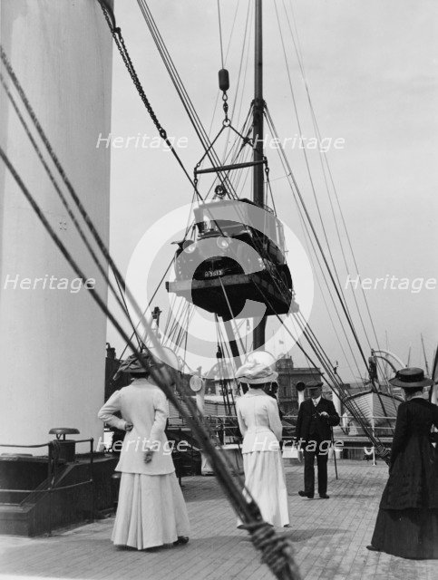 Shipping a car onto the 'Queen', 1909. Artist: Unknown