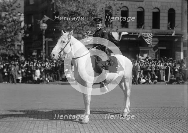 Parade On Pennsylvania Ave., between 1910 and 1921. Creator: Harris & Ewing.