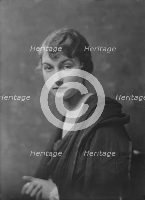 Mrs. H.C. Carr, portrait photograph, 1917 Dec. 15. Creator: Arnold Genthe.