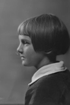 Thacher, Mary D., portrait photograph, 1915 Nov. 6. Creator: Arnold Genthe.