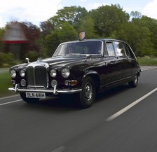 1970 Daimler Vanden Plas DS 420 limousine. Ex Queen Mother. Artist: Unknown.