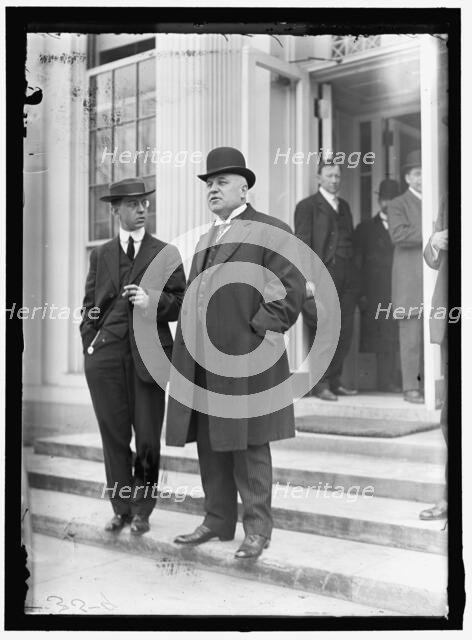 Men at White House, Washington, D.C., between 1913 and 1917. Creator: Harris & Ewing.