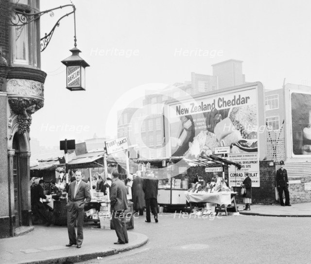 Tubby Isaacs stall, Middlesex Street, Aldgate, London, (1960s?). Artist: Unknown