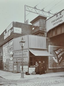Uncle Tom's Cabin tea stall, Wandsworth Road, London, 1909. Artist: Unknown.