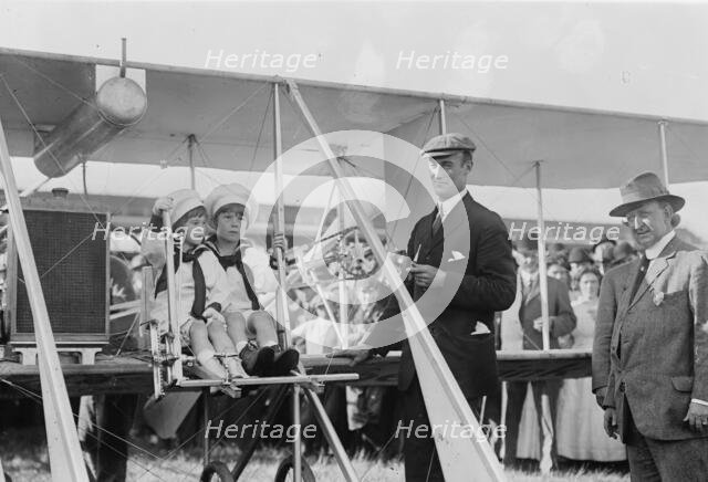 Rodgers (twins? on plane?), between c1910 and c1915. Creator: Bain News Service.