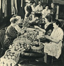 'Preparing Fruit for Jam-Making, September 1941', 1943. Creator: Unknown.