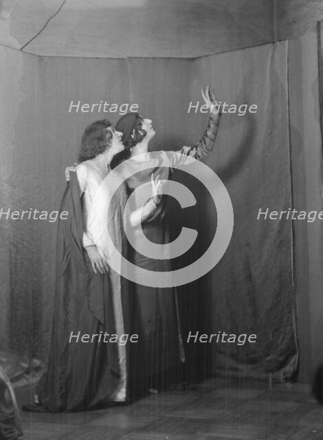Guthrie dancers, between 1924 and 1929. Creator: Arnold Genthe.