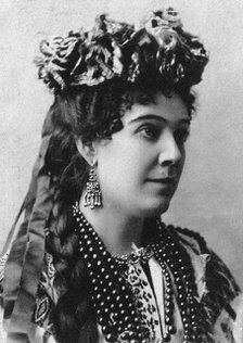 Portrait of Nadezhda Ivanovna Zabela-Vrubel (1868-1913), 1898. Creator: Anonymous.