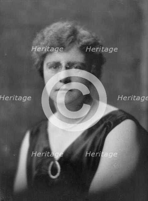 Watson, S.K., Miss, portrait photograph, 1917 June 9. Creator: Arnold Genthe.