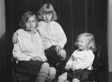 Silo, James P., Mr., children of, portrait photograph, 1927 Creator: Arnold Genthe.