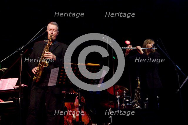 Richard Exall with Amy Roberts, The Under Ground, Eastbourne, East Sussex, Dec 2015. Artist: Brian O'Connor.