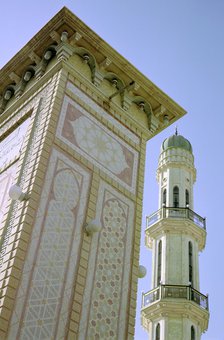 Othman Mosque, Hawalli, Kuwait.  Artist: Tony Evans