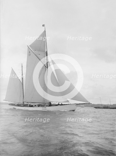 The 118 foot ketch 'Cariad', 1912.  Creator: Kirk & Sons of Cowes.