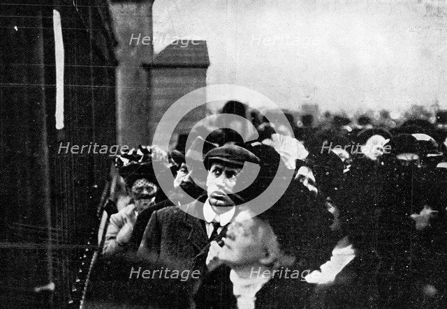'Official Notification of the Death of King Edward Posted Outside Buckingham Palace', 1910.Artist: Illustrations Bureau
