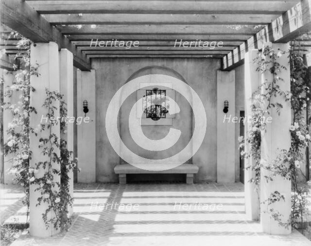 "Mi Suen~o," Herbert Coppell house, 1245 South Grand Avenue, Pasadena, California, 1917. Creator: Frances Benjamin Johnston.