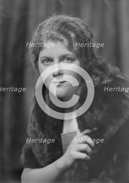 Miss Jacques, portrait photograph, 1918 Oct. Creator: Arnold Genthe.