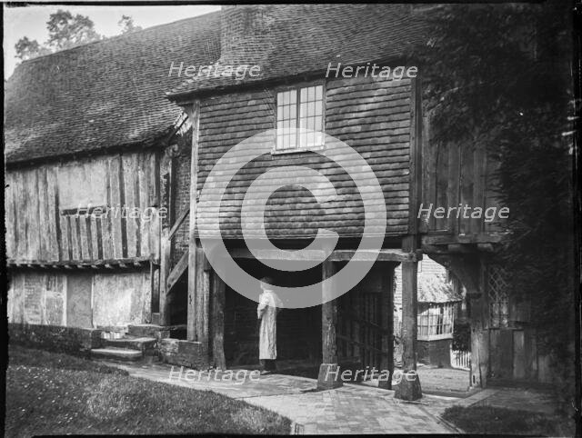 Leicester Square, Penshurst, Sevenoaks, Kent, 1911. Creator: Katherine Jean Macfee.