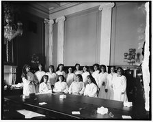 Senate Women, between 1910 and 1920. Creator: Harris & Ewing.