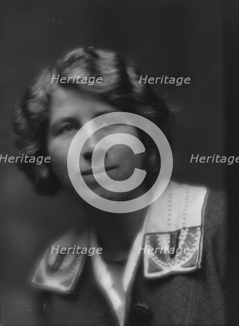La Follette, Fola, Miss, portrait photograph, between 1911 and 1942. Creator: Arnold Genthe.