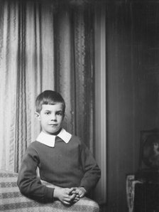 Twichell Mr., son of, portrait photograph, 1925 Nov. 19. Creator: Arnold Genthe.