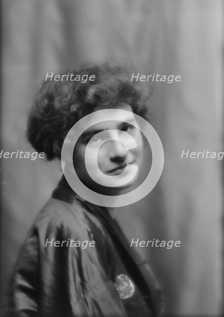 Babcock, Jessie C., Miss, portrait photograph, 1912 May 28. Creator: Arnold Genthe.