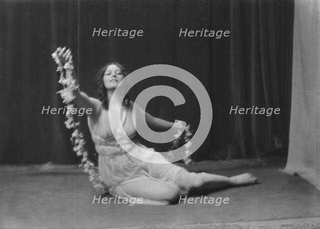 Miss Madrienne La Barre, portrait photograph, 1918 Apr. 11. Creator: Arnold Genthe.